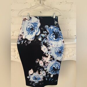 APT. 9 Black Floral Bodycon Midi Pencil Skirt
Size: XS
NWT
